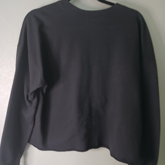 YELLOWSTONE long crop sweater NWOT - Picture 2 of 3